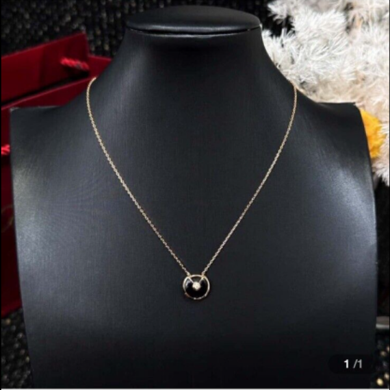 Black circular pendant minimalist necklace women 2024